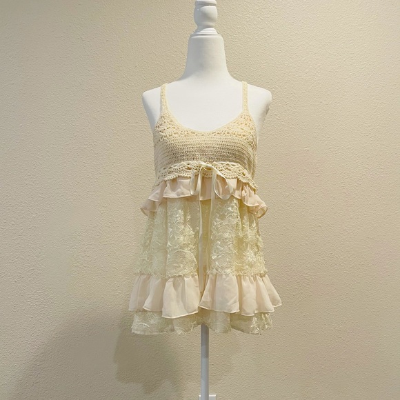 Forever 21 Tops - Forever 21 Lace top